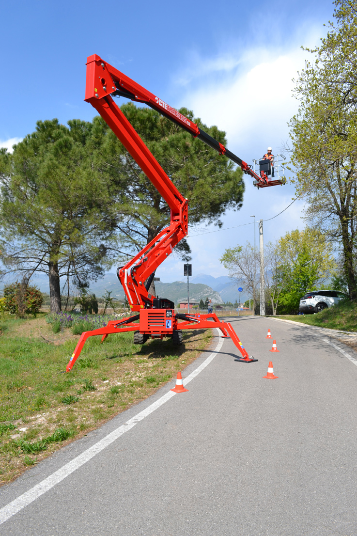 A new spider lift in the CTE TRACCESS range is born: the tallest of the family, this is TRACCESS 270